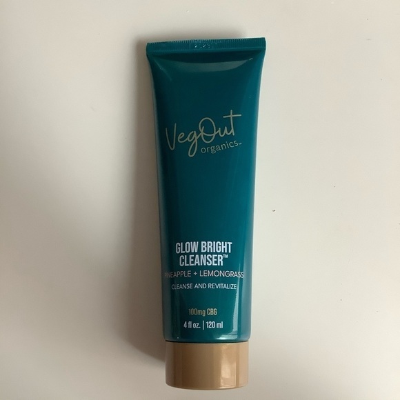Veg Out Organics Glow Bright Cleanser - Picture 2 of 2